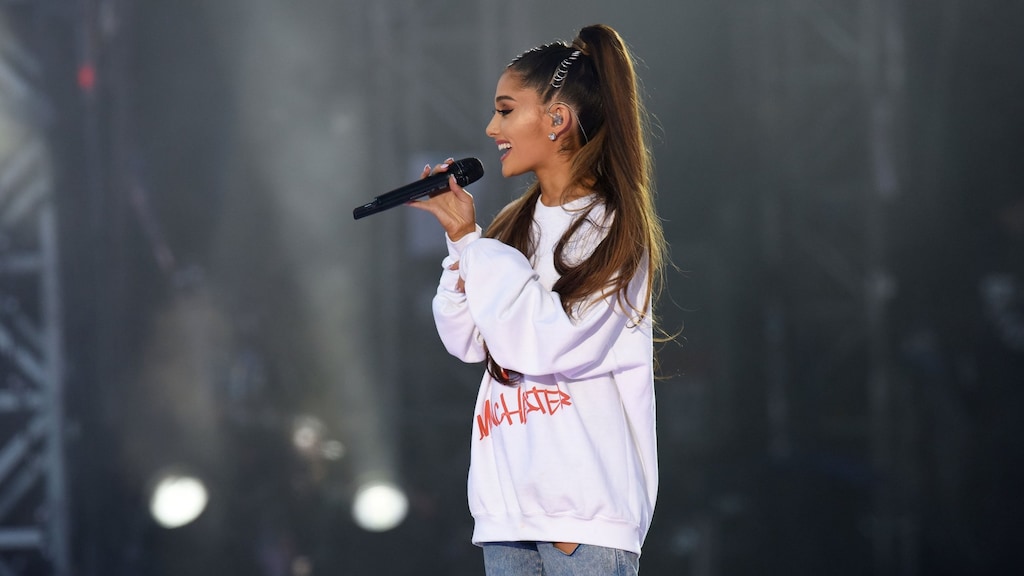 ZIEN: Ariana Grande compleet onherkenbaar