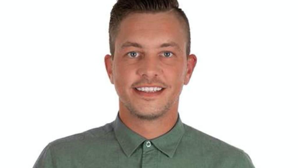 Vrouwelijke Utopianen vallen voor sexy Mike