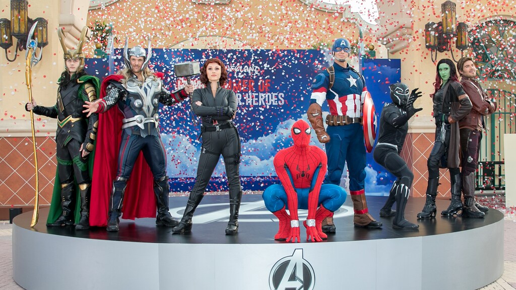 Marvel-superhelden komen aan in Disneyland