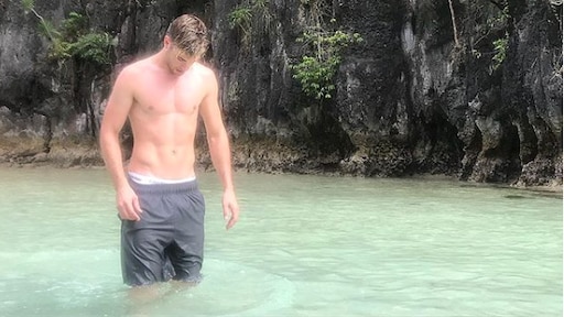 Joshua geniet volop van Adam Zkt. Eva VIPS