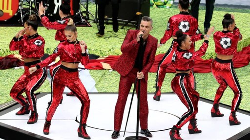 Robbie Williams trapt WK voetbal af
