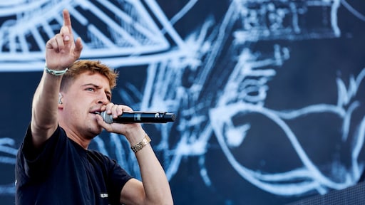 Lil Kleine nog steeds vast op politiebureau Amsterdam