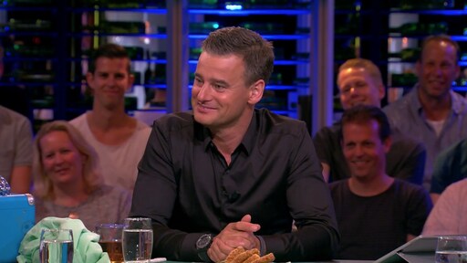 Jarige Wilfred Genee wordt verrast door de VI-mannen