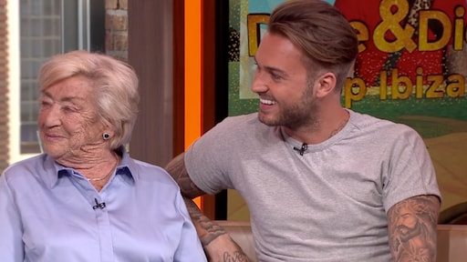 Oma Dien: 'Dave heeft zich keurig gedragen op Ibiza'