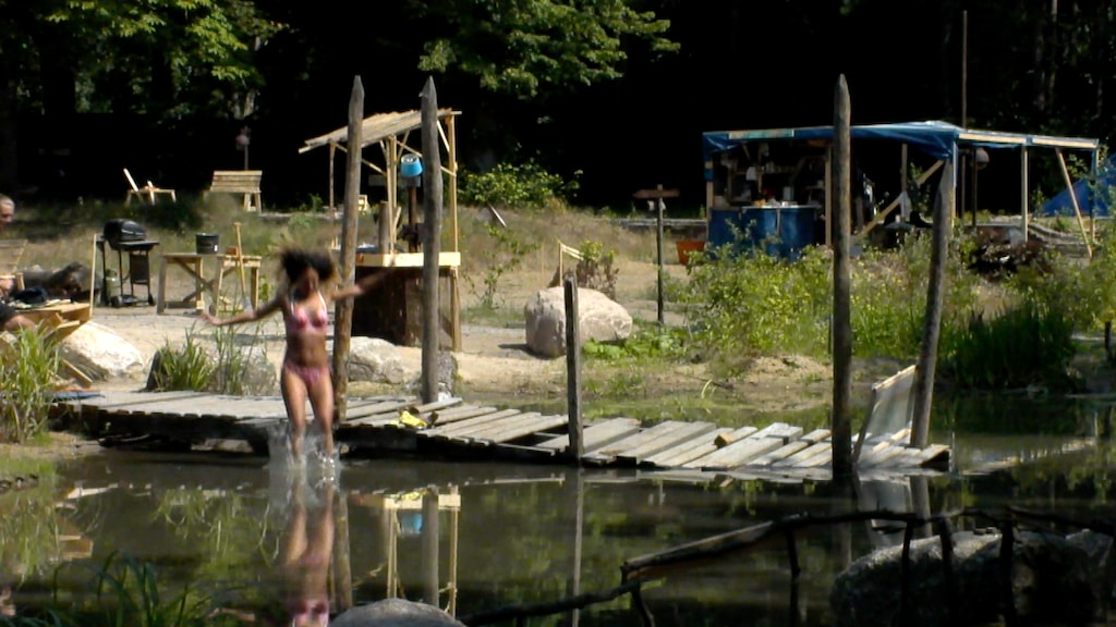 Shelly duikt het water in