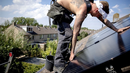 Record na record voor zonne-energie, maar wat levert dat op?
