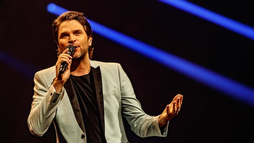 Kids feliciteren Xander de Buisonjé