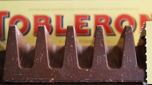Britse Toblerone krijgt oude vorm terug