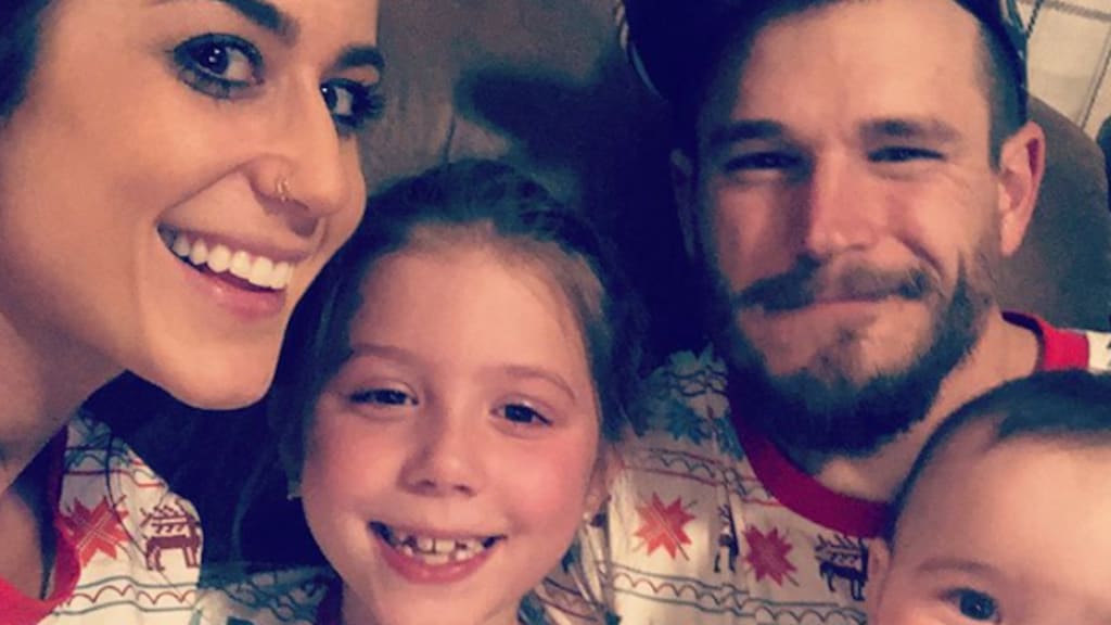 ZIEN: Teen Mom-Chelsea showt babybuik