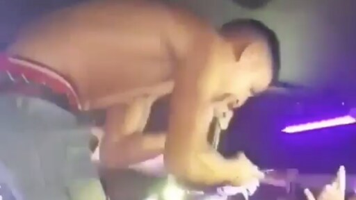 Oeps: rapper Boef lazert van dj booth tijdens optreden