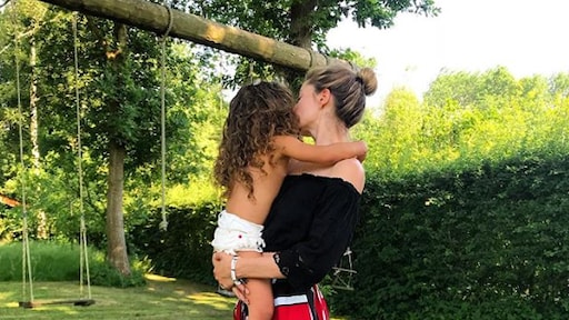 Doutzen Kroes onwijs trots op jarige dochter