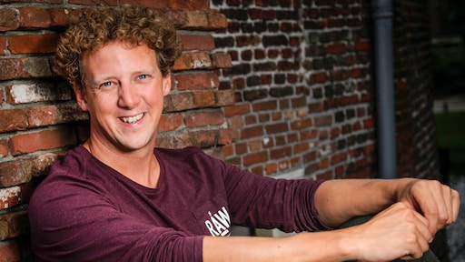 Jochem Myjer extra openhartig over zieke dochtertje