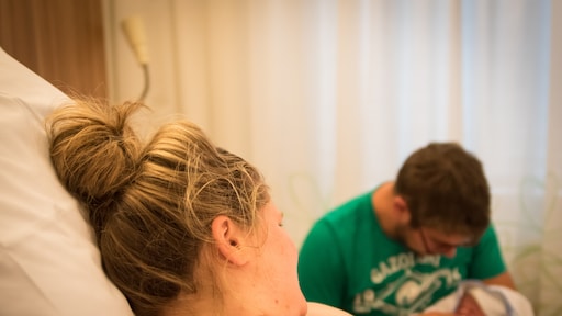 Bevallen is teamsport: 'Mijn man heeft mij er echt doorheen geholpen'