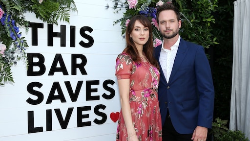 'Troian Bellisario en Patrick Adams verwachten een kleintje'