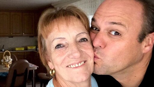 Frans Bauer wenst jarige moeder al het geluk van de wereld