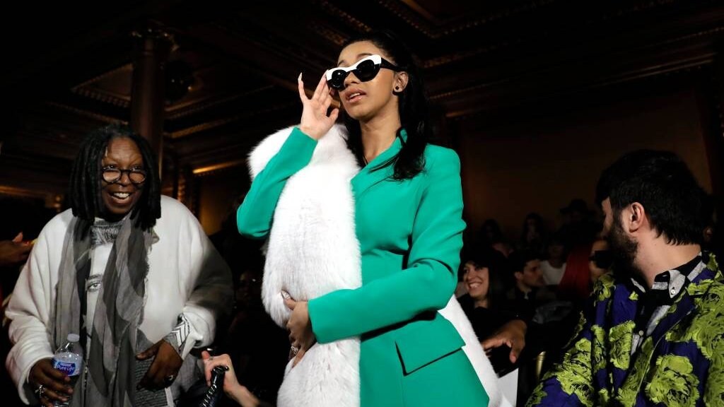 Cardi B zet de toon tijdens Video Music Awards