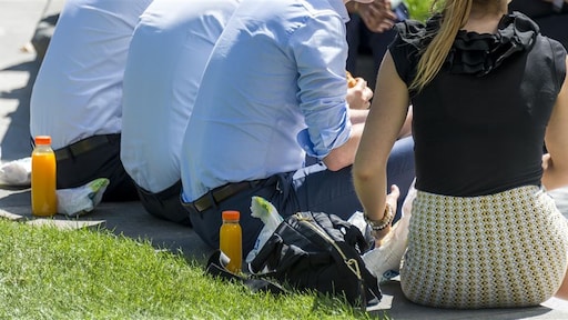 Naast loonkloof ook strafkloof: vrouw vaker ontslagen dan man