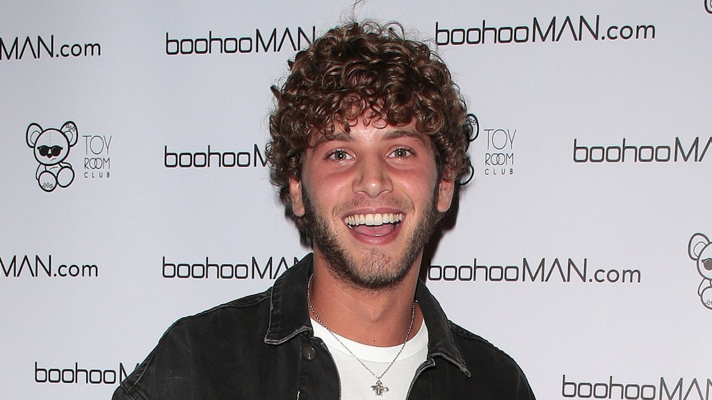 Love Island-hunk ondergaat metamorfose