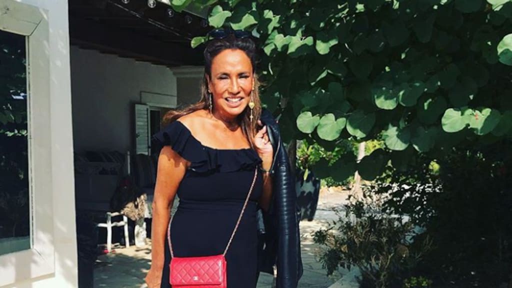 Patty Brard maakt diepe buiging voor Peter R. de Vries