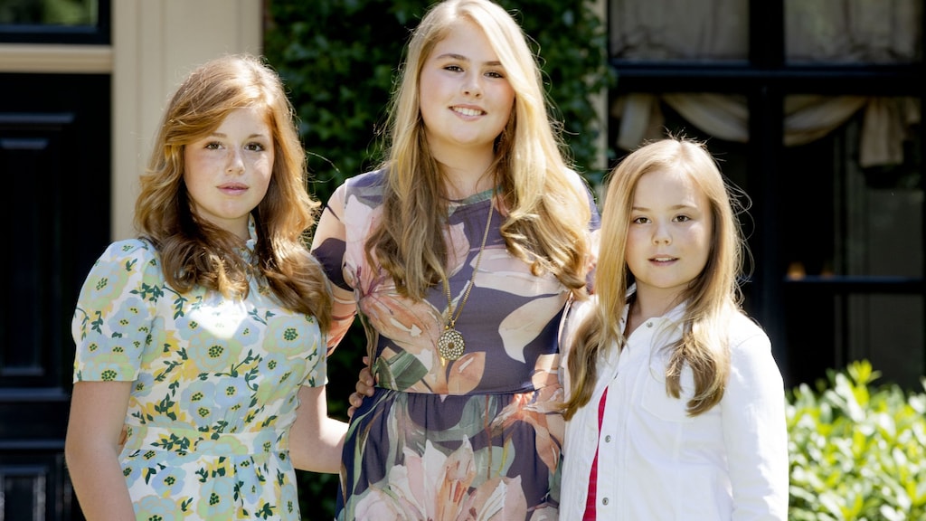 Kleding van de prinsesjes die ze voor een prikkie hebben gescoord