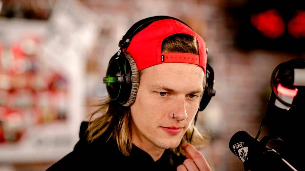 3FM-dj Hoogendoorn geeft zijn 06