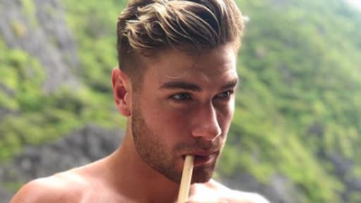 Temptation-knapperd Joshua vanavond poedelnaakt op televisie