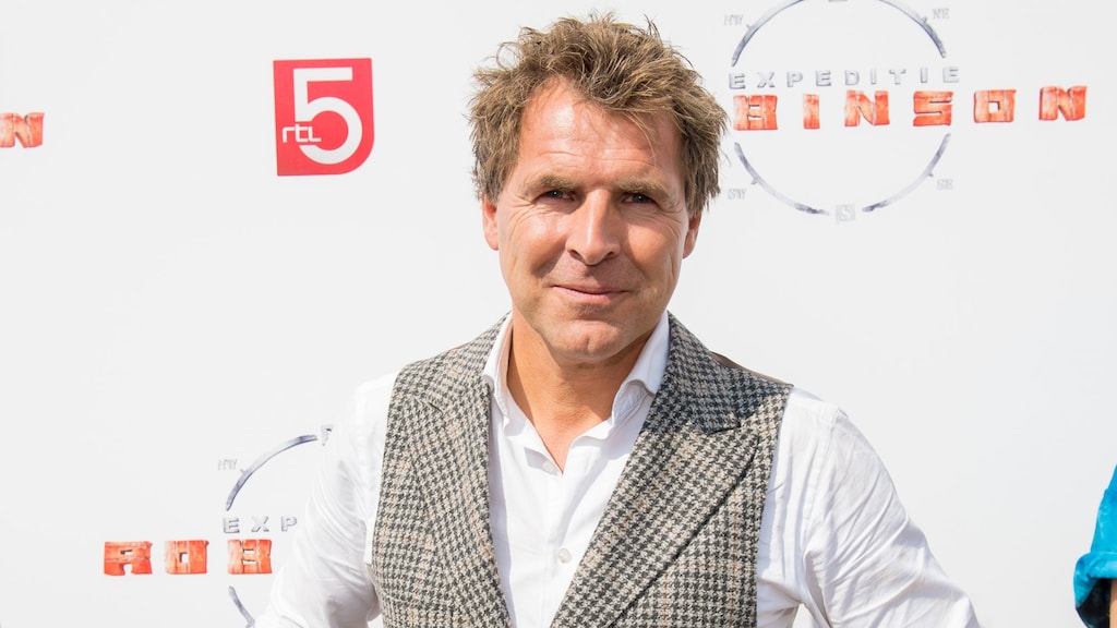 Toine laat zich van een andere kant zien in Robinson