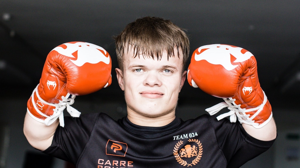 Kickbokser Wopke is klein, maar voor niemand bang: 'Laat ze maar lachen'