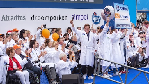 René Froger in zijn nopjes met opbrengst City Swim