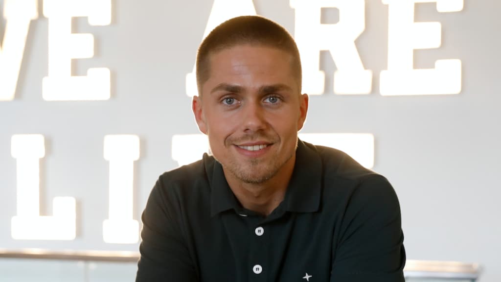 Kippenvel: André Hazes zingt duet met hologram vader