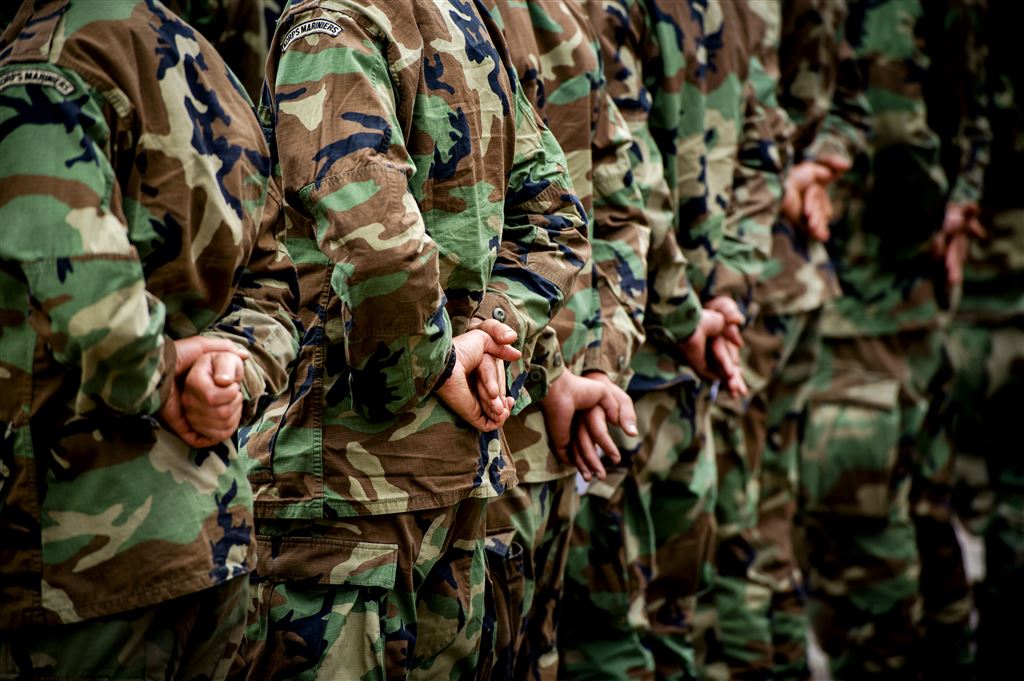 'Oud-militairen vervolgd voor seksueel misbruik tijdens ontgroeningsritueel'