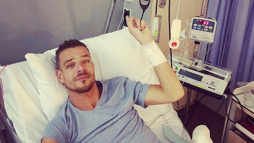 Radio-dj Niek van der Bruggen aan de beterende hand