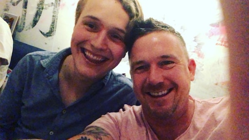 Johnny de Mol slechte invloed op neefje