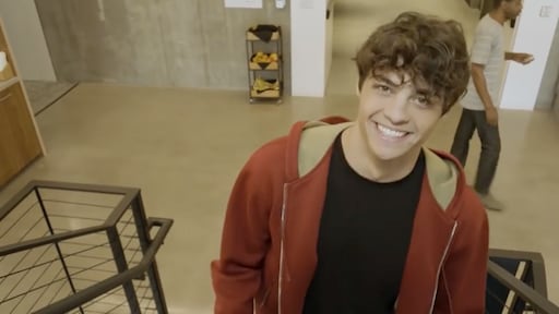 Hottie Noah Centineo speelt open kaart