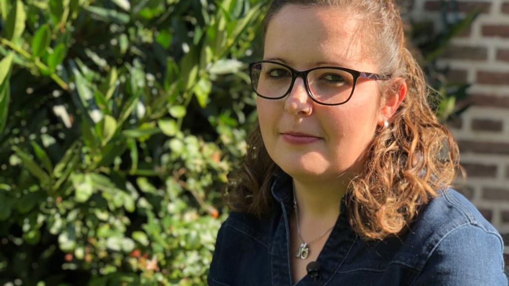 Josseline (29) hoort stemmen, maar is niet gek in haar hoofd