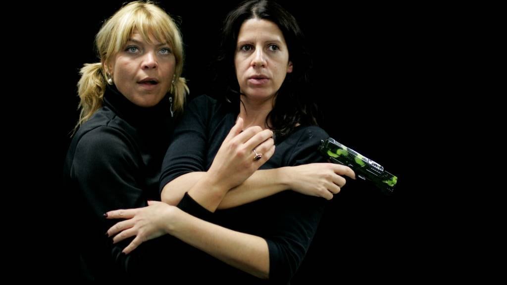 Isa Hoes en Medina Schuurman gaan het land door