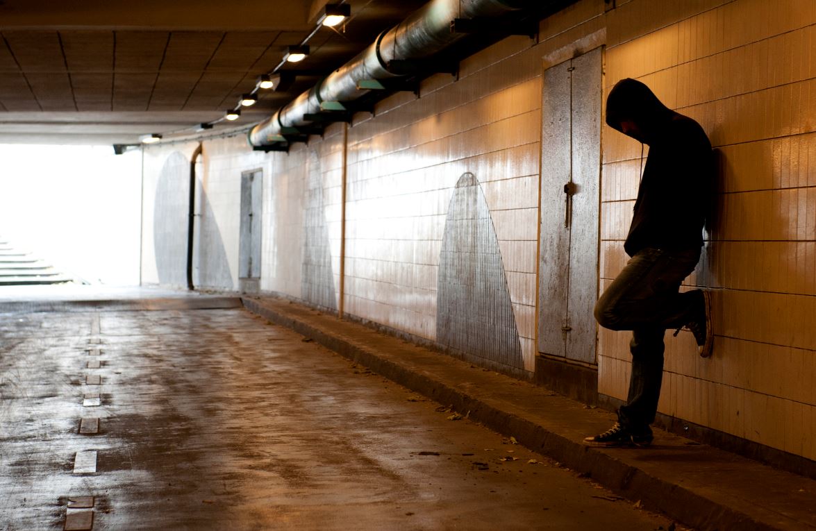 Helft jongeren is eenzaam, maar durft er niet over te praten