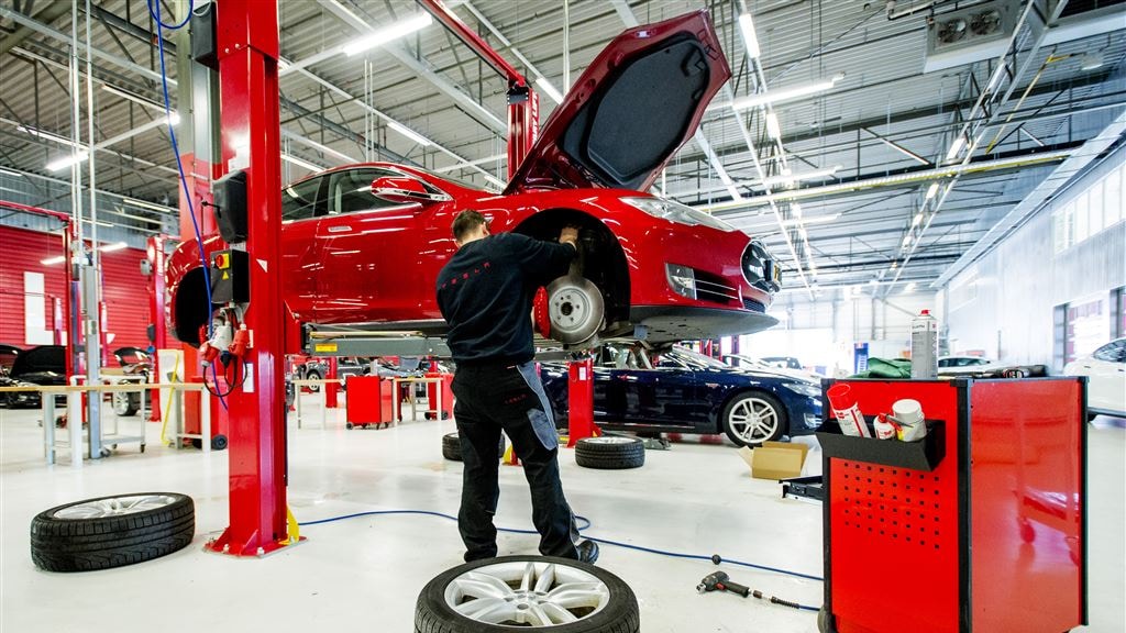 Elektrische auto repareren duurder, maar verzekeren valt wel mee
