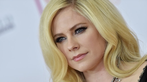 Avril Lavigne stelt tour en optreden in Nederland uit tot 2023