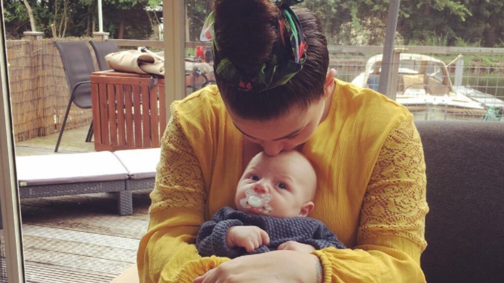 ZIEN: Baby Fender laat je eierstokken rammelen