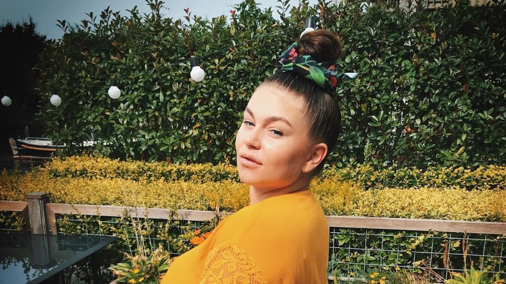 Roxeanne Hazes zet tatoeage voor baby Fender