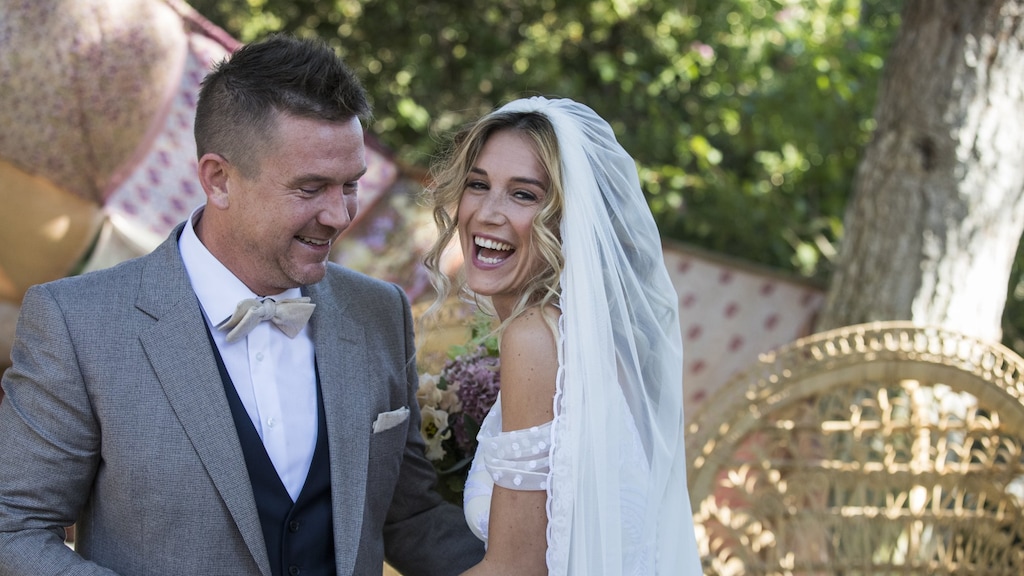 Zó straalden Johnny en Anouk de Mol tijdens openingsdans