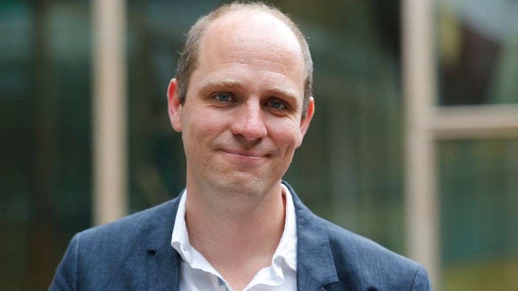 OM moet Jelle Brandt Corstius toch vervolgen