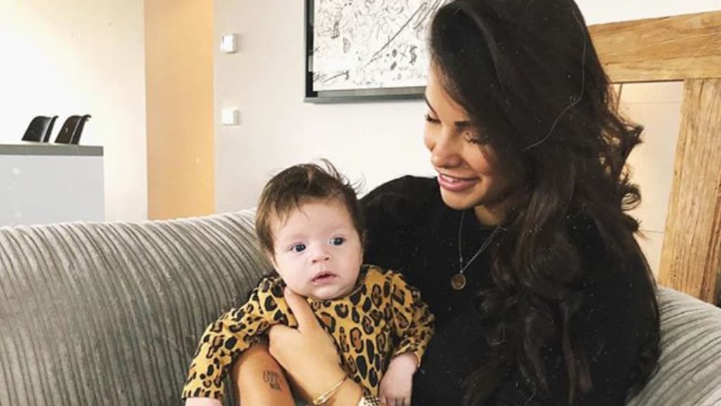 Dochtertje Monica Geuze in het ziekenhuis