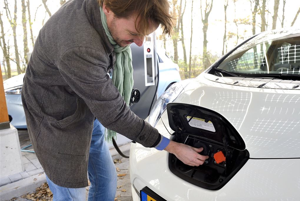 'Ook particulier stapt over op elektrische auto'