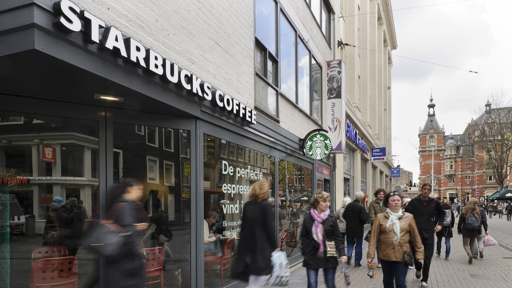 Starbucks sluit kantoor in Amsterdam, 190 mensen verliezen baan