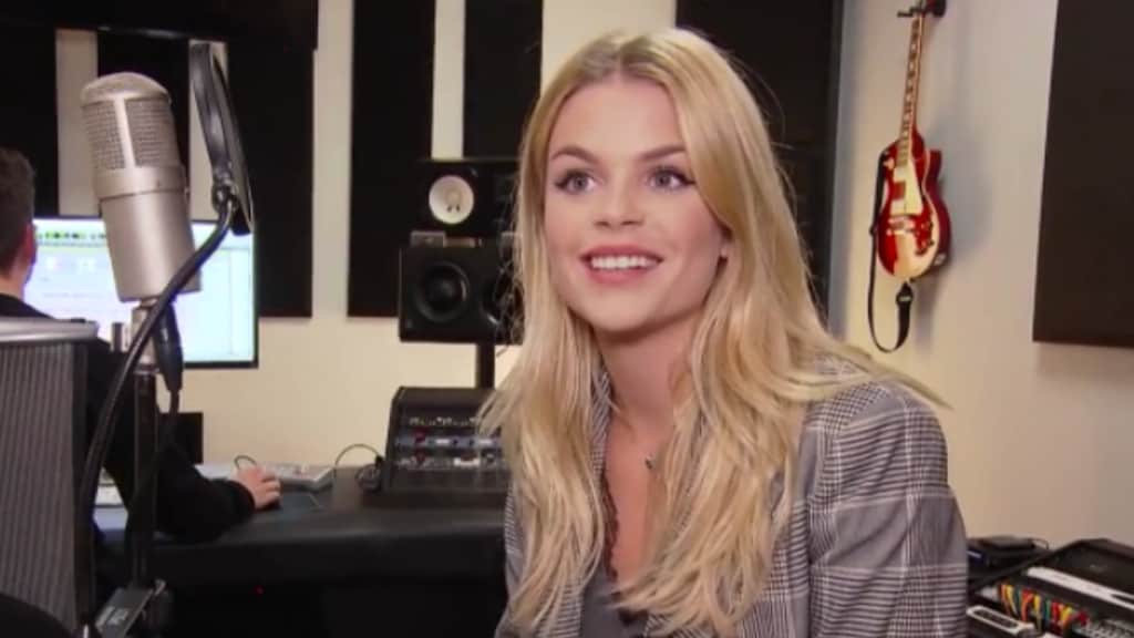 Moeten we deze YouTube-ster naar het songfestival sturen?