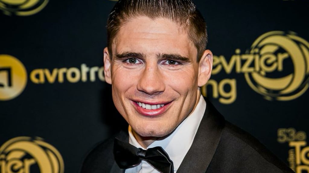 Rico Verhoeven openhartig over moeilijke jeugd in onlineserie: 'Het komt goed'