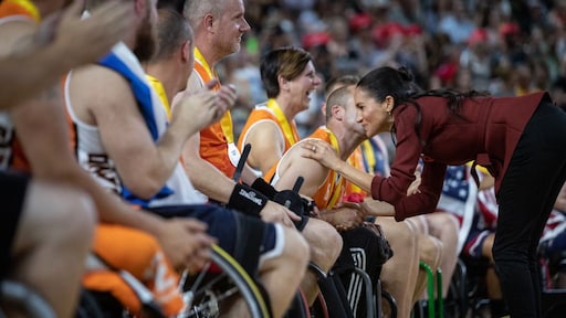 'Weergaloos': Nederlandse basketballer kust Meghan Markle na Invictus Games