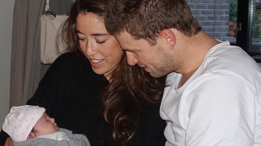 Naomi van As deelt babygeluk